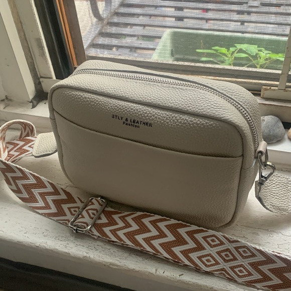 🥳2x Host pick🥳 genuine leather crossbody bag - Picture 10 of 10